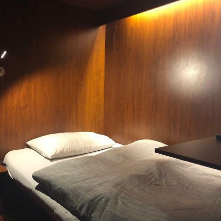 לה פאז Onkel Inn Airport Sleepbox מראה חיצוני תמונה