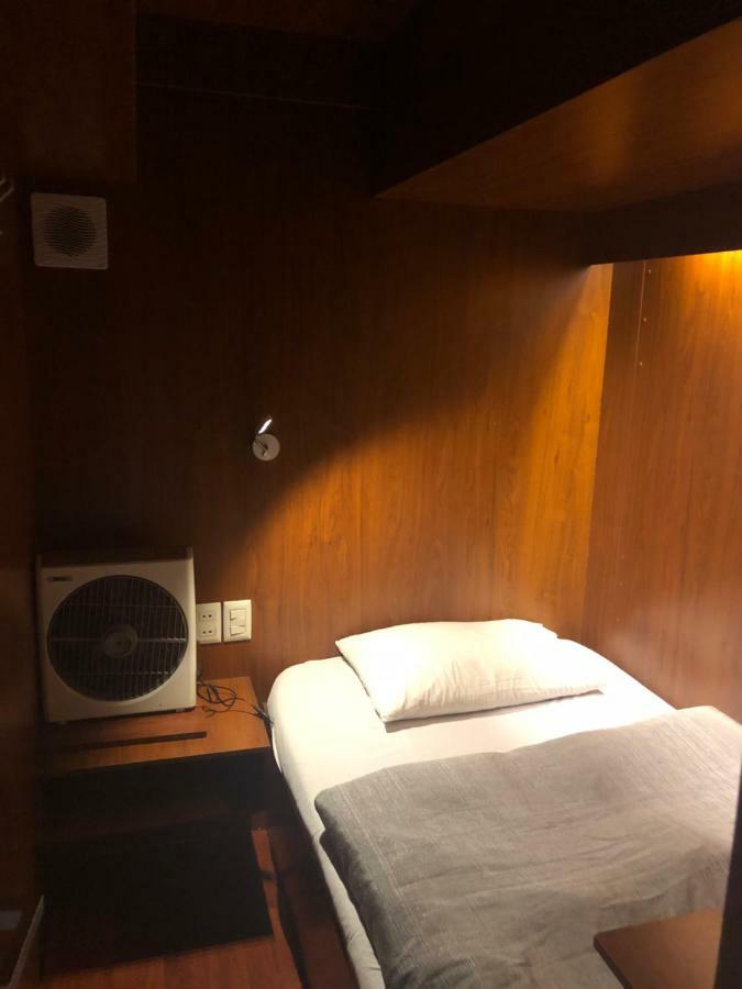 לה פאז Onkel Inn Airport Sleepbox מראה חיצוני תמונה