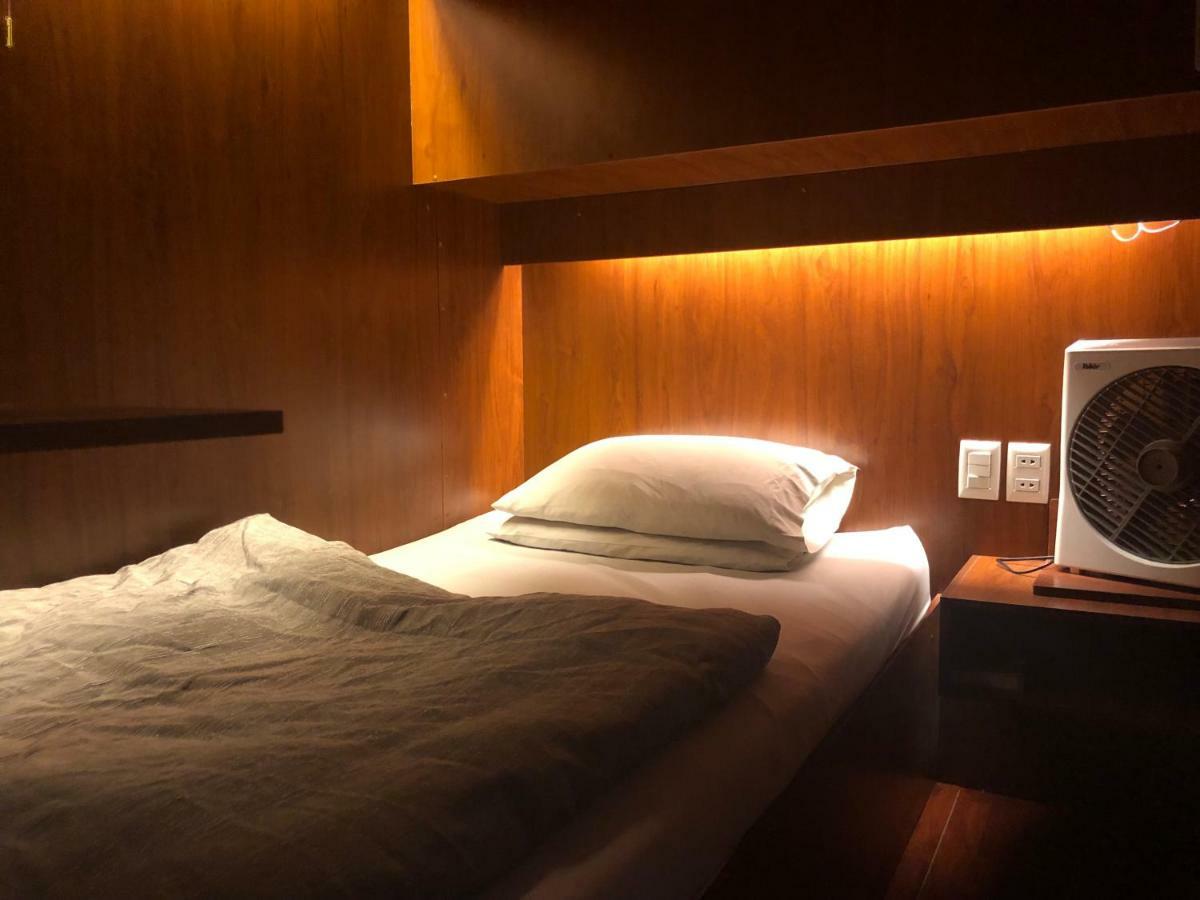 לה פאז Onkel Inn Airport Sleepbox מראה חיצוני תמונה