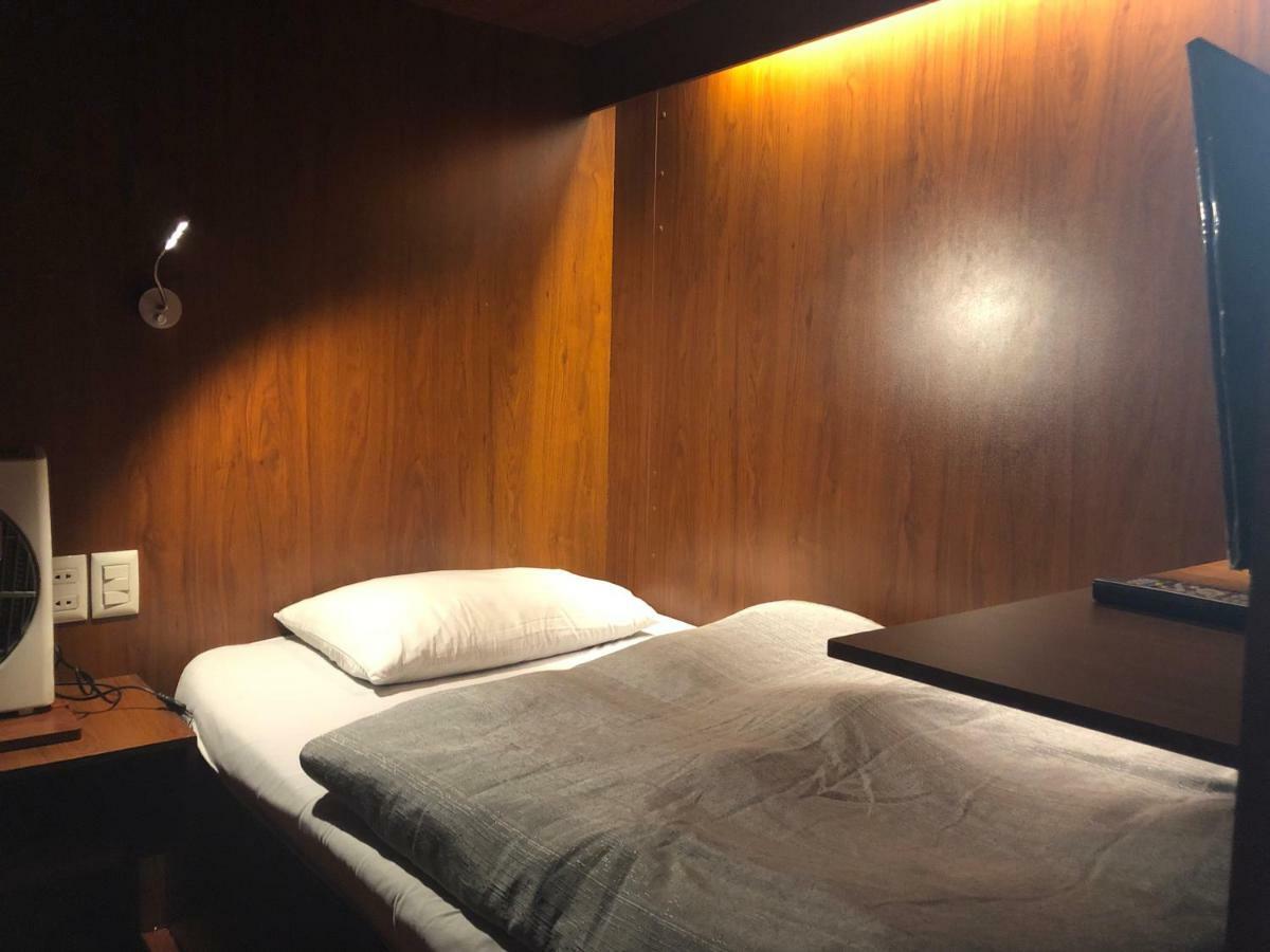 לה פאז Onkel Inn Airport Sleepbox מראה חיצוני תמונה